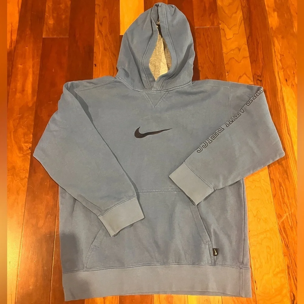 Nike Hoodie Size Large Embroidered Logo Rubber Tag Quality Piece Worn Just Right